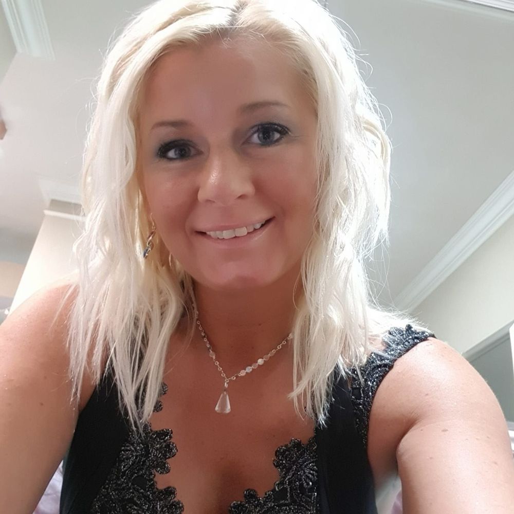 Meet your Posher, Adrienn